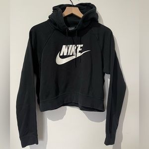 Nike Women’s Essential Sportswear Cropped Hoodie Black